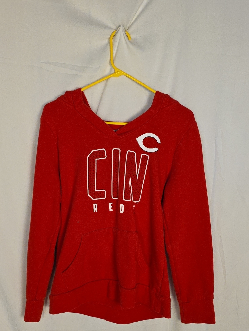 Genuine Merchandise Red Cincinnati REDS  Pullover Hoodie